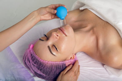 woman receiving a decompression massage